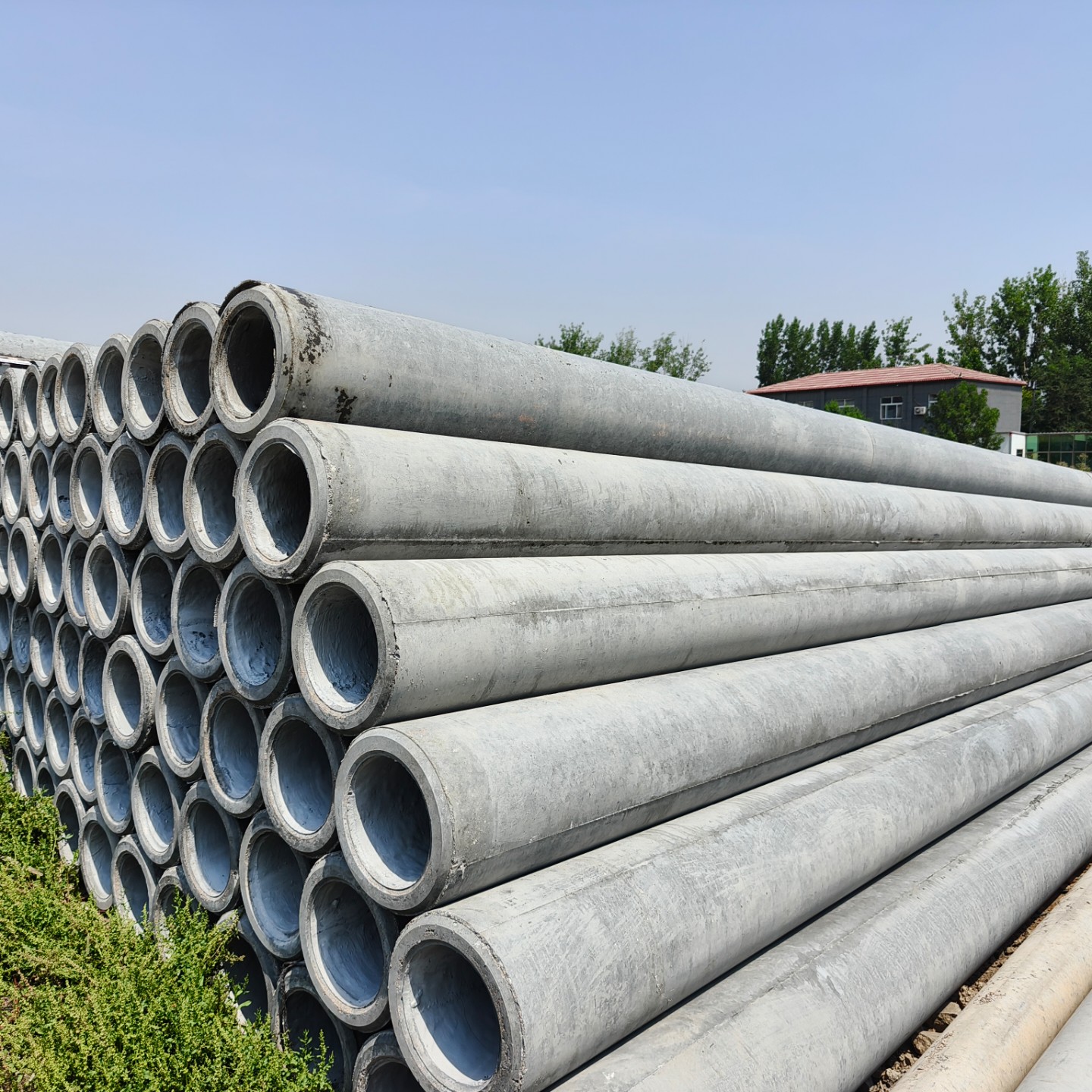 华南热作学院10米钢筋混凝土电杆